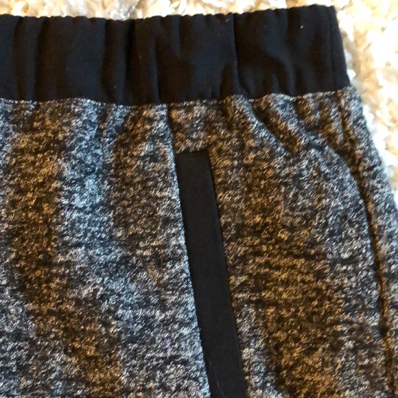 Comfy LOFT Skirt - Picture 2 of 3